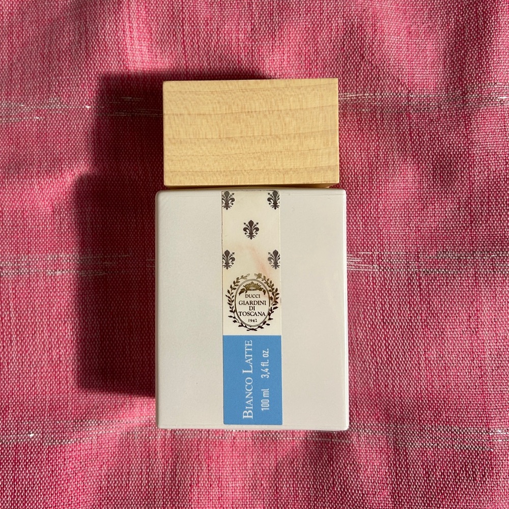 Bianco Latte Perfume! Smells delicious 🤍